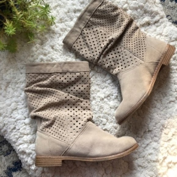 Toms Shoes - TOMS: Oxford Tan Women’s Suede Serra Boot Size 6.5